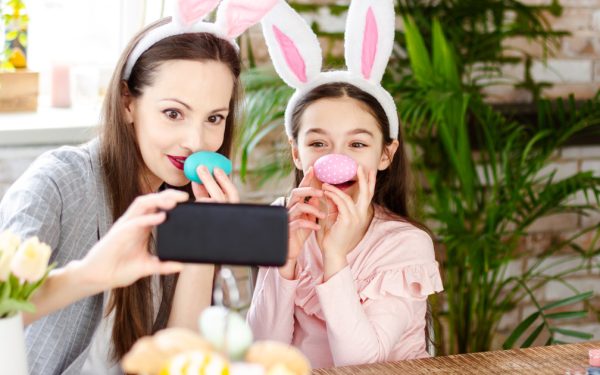 Urări de Paște 2026: Mesaje pentru Familie și Prieteni în România