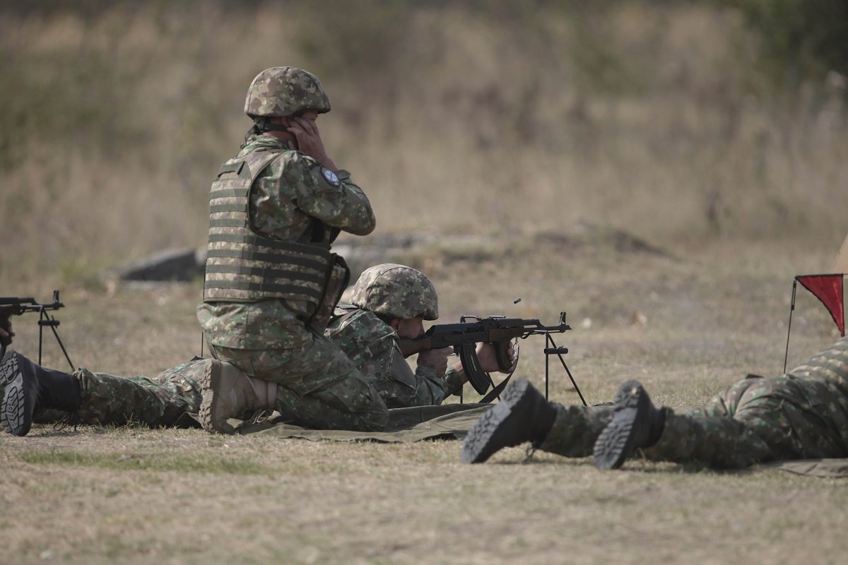 Ministrul Apărării Naționale și șeful Statului Major au vizitat Batalionul 265 Poliție Militară pentru supravegherea programului de instruire a soldaților voluntari Ministrul Apărării Naționale, Radu Miruță, împreună cu șeful Statului Major al Apărării, generalul Gheorghiță Vlad, au efectuat marți o vizită la Batalionul 265 Poliție Militară