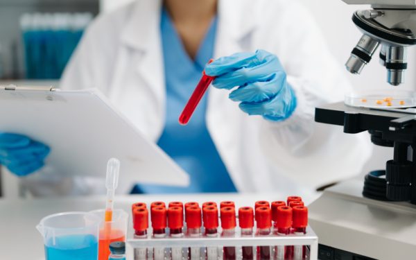 O premieră medicală salvează vieți: Nouă tehnică, succes pentru o boală sangvină