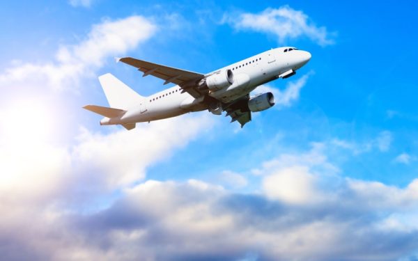 Criza kerosenului lovește vacanțele: Cât costă un sejur pentru români în această vară?