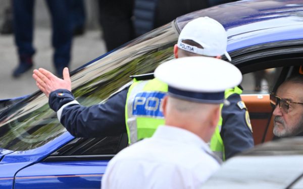 Becali, amendat după ce a înjurat polițiștii și a ignorat radarul