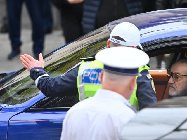 Becali, amendat după ce a înjurat polițiștii și a ignorat radarul