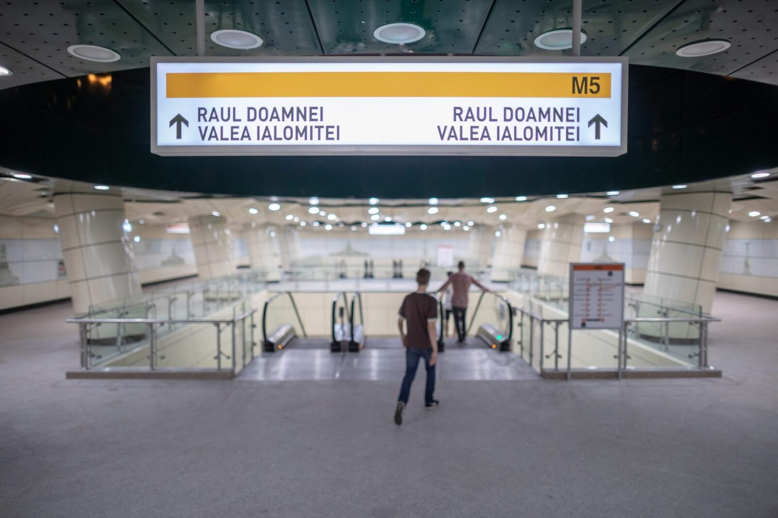 București: Stații de metrou, transformate în pisici adorabile. „Fiecare are o poveste”