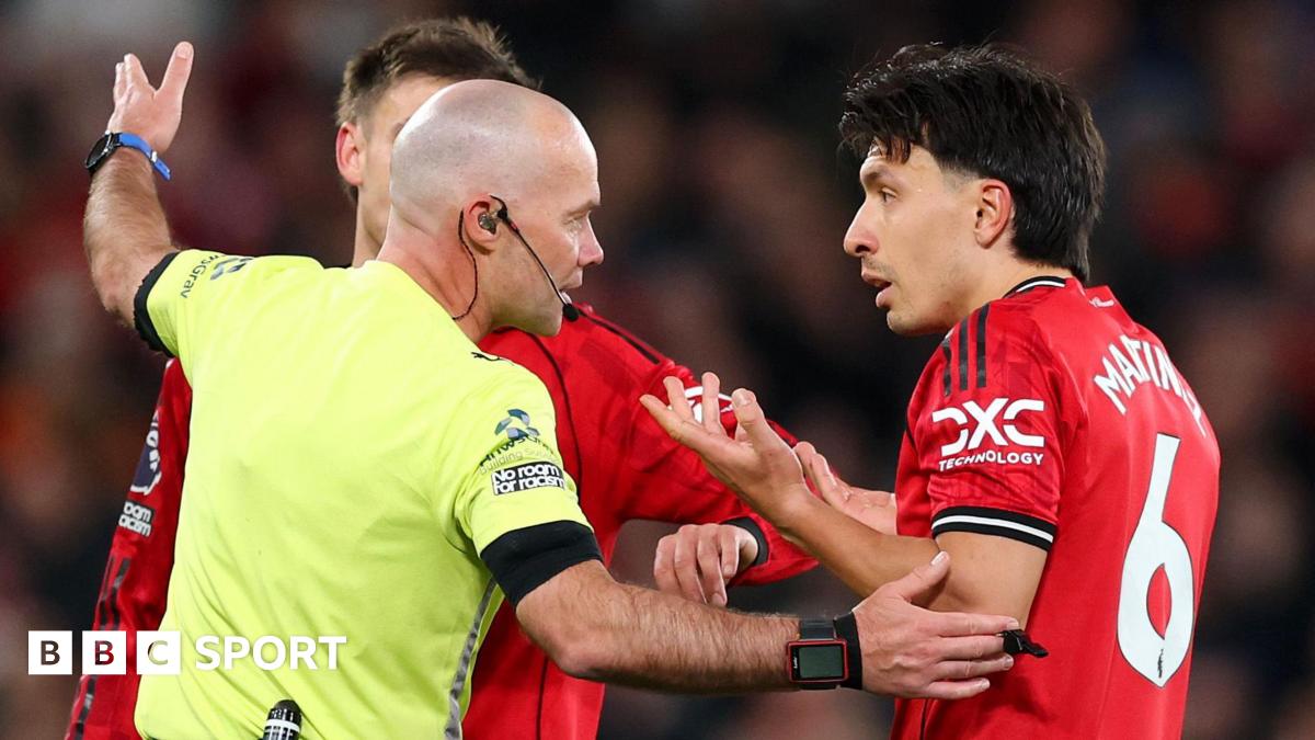 Martinez, eliminat după un gest incredibil la meciul cu Leeds