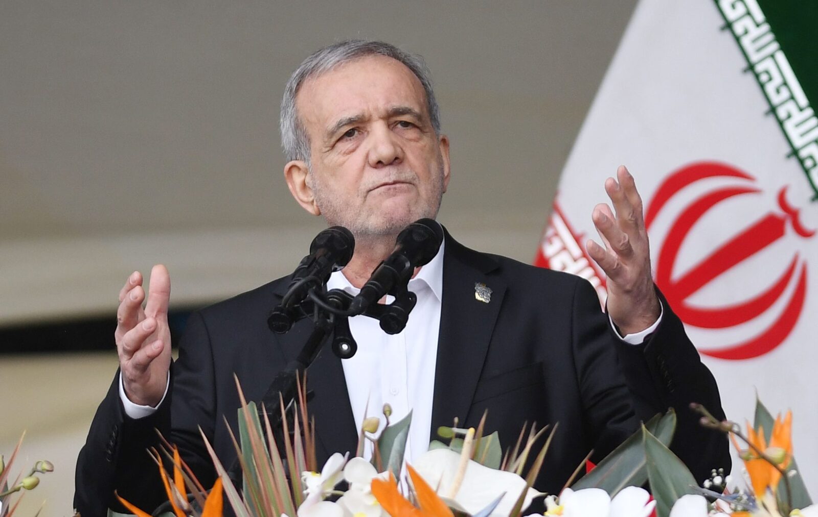 Mesajul președintelui IRANIAN către PAPA, după „insulta” lui Donald Trump