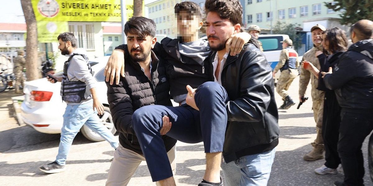 Atac armat într-un liceu din Turcia: 16 răniți. Martorii: „A tras la întâmplare”