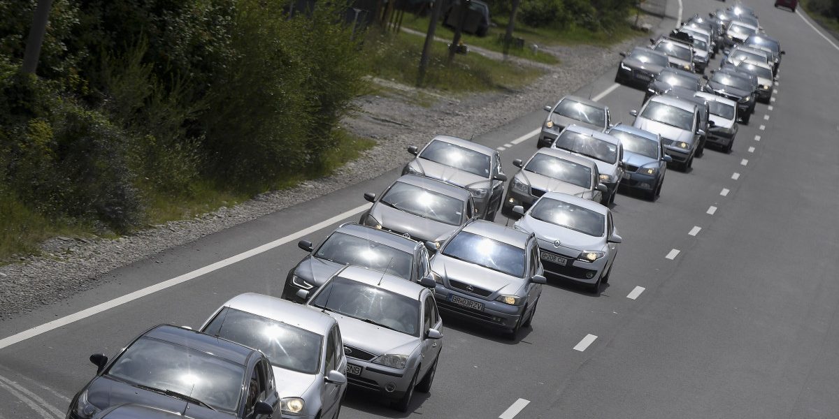 Aglomerație infernală pe Valea Prahovei: Se circulă bară la bară după Paște