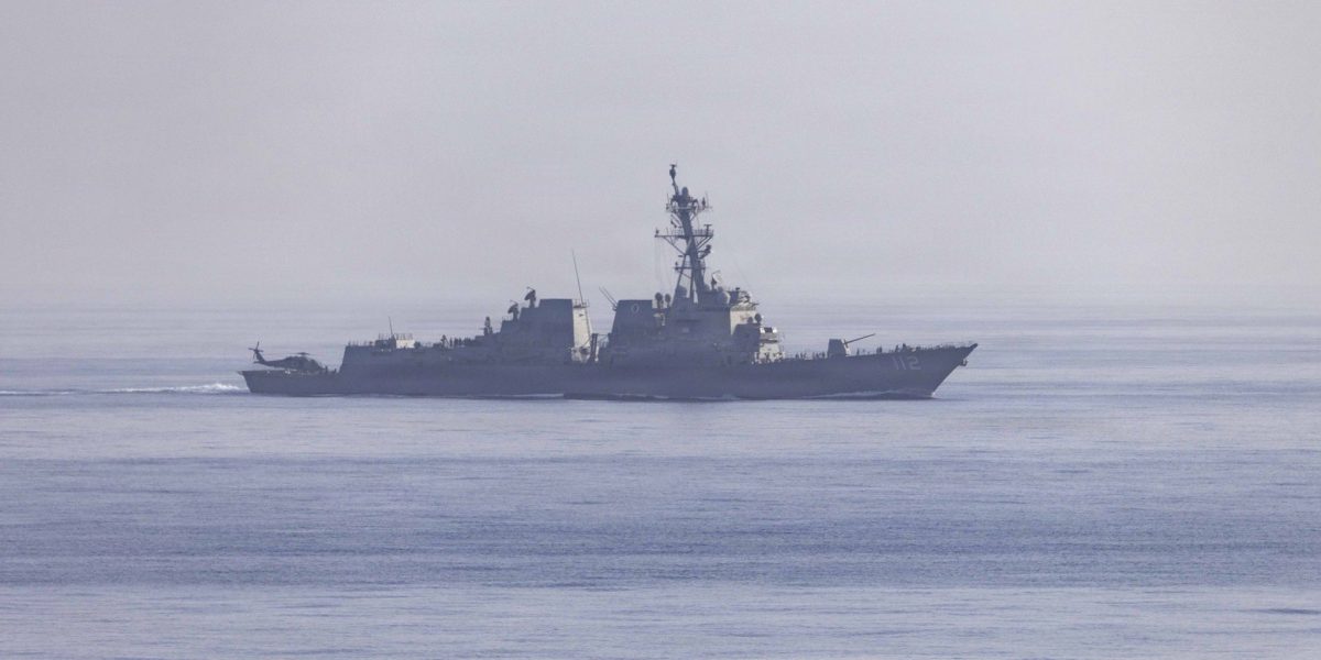 Iranul, control strict în Strâmtoarea Ormuz. Afectează blocada americană