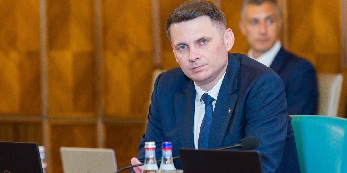 Abrudean despre listarea companiilor de stat: Tensiuni în coaliție