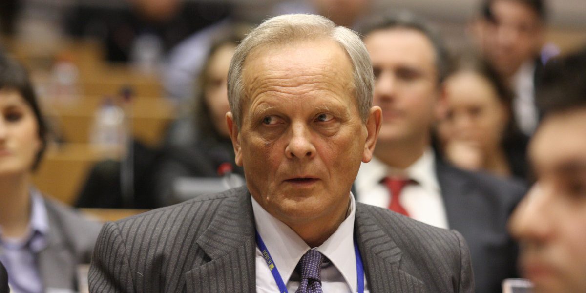 Stolojan, verdict crunt: România, „țară care se împiedică”. Cine plătește prețul?