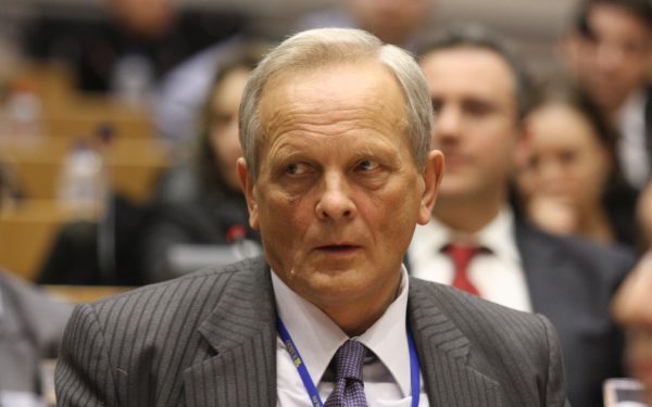 Stolojan, verdict crunt: România, „țară care se împiedică”. Cine plătește prețul?