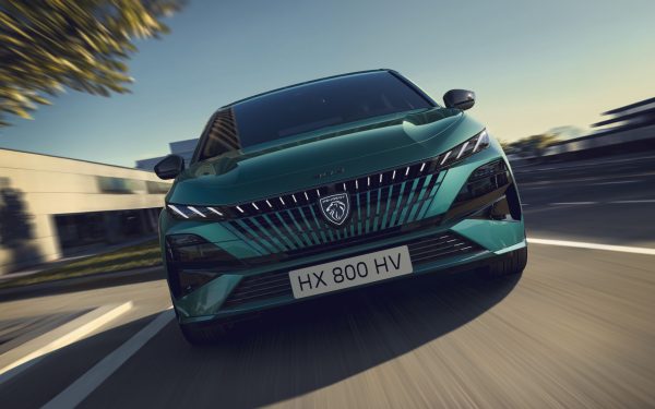 Stellantis și Microsoft, alianță pe AI: Viitorul auto se scrie acum