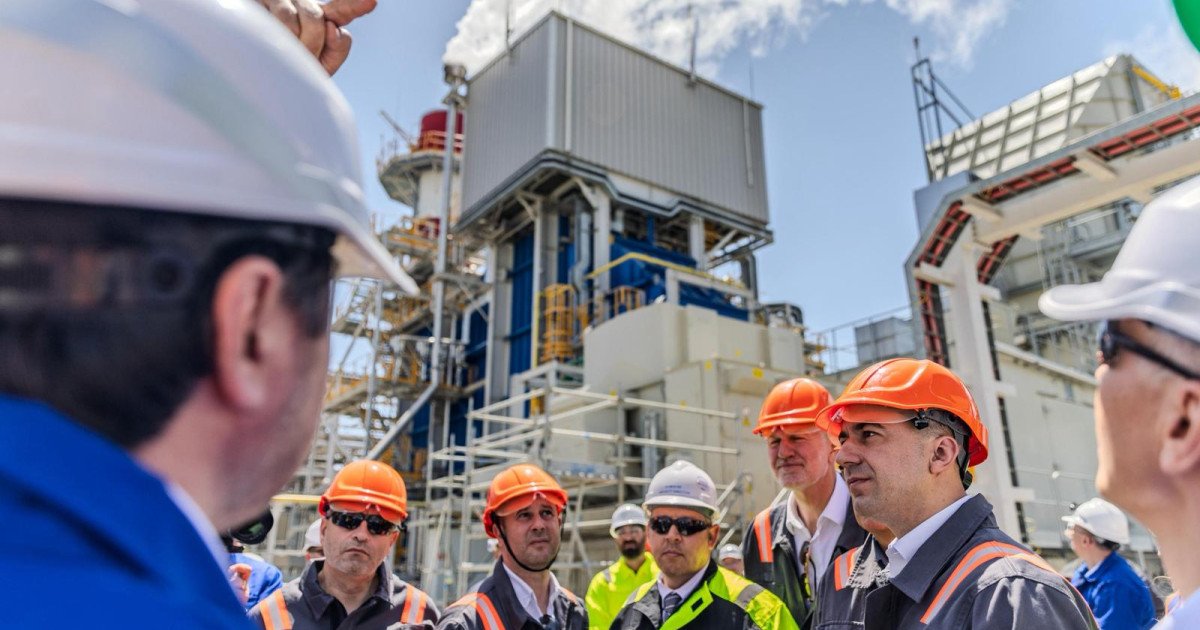 Rafinăria Petromidia, operată de Rompetrol, şi-a reluat activitatea complet la capacitate maximă, după ce a fost închisa temporar pentru lucrări de mentenanţă