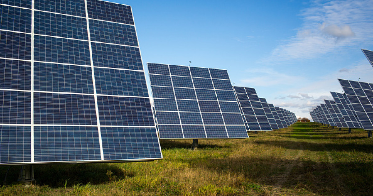 Premierul ILIE BOLOJAN a anunțat, miercuri, intenția guvernului de a desființa avizele tehnice de racordare (ATR) la rețelele electrice