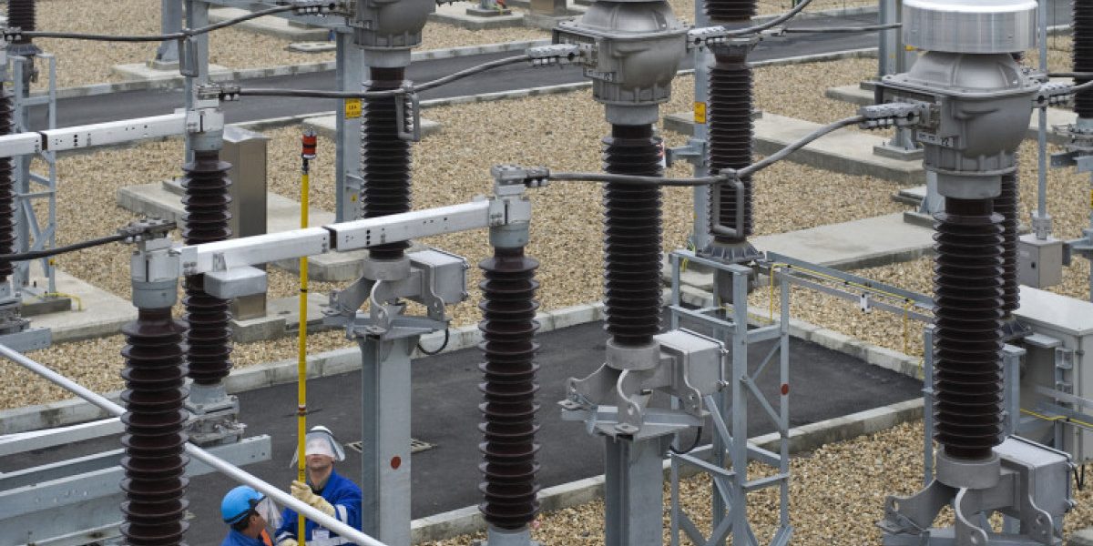 Guvernul înăsprește regulile pentru racordarea la electricitate