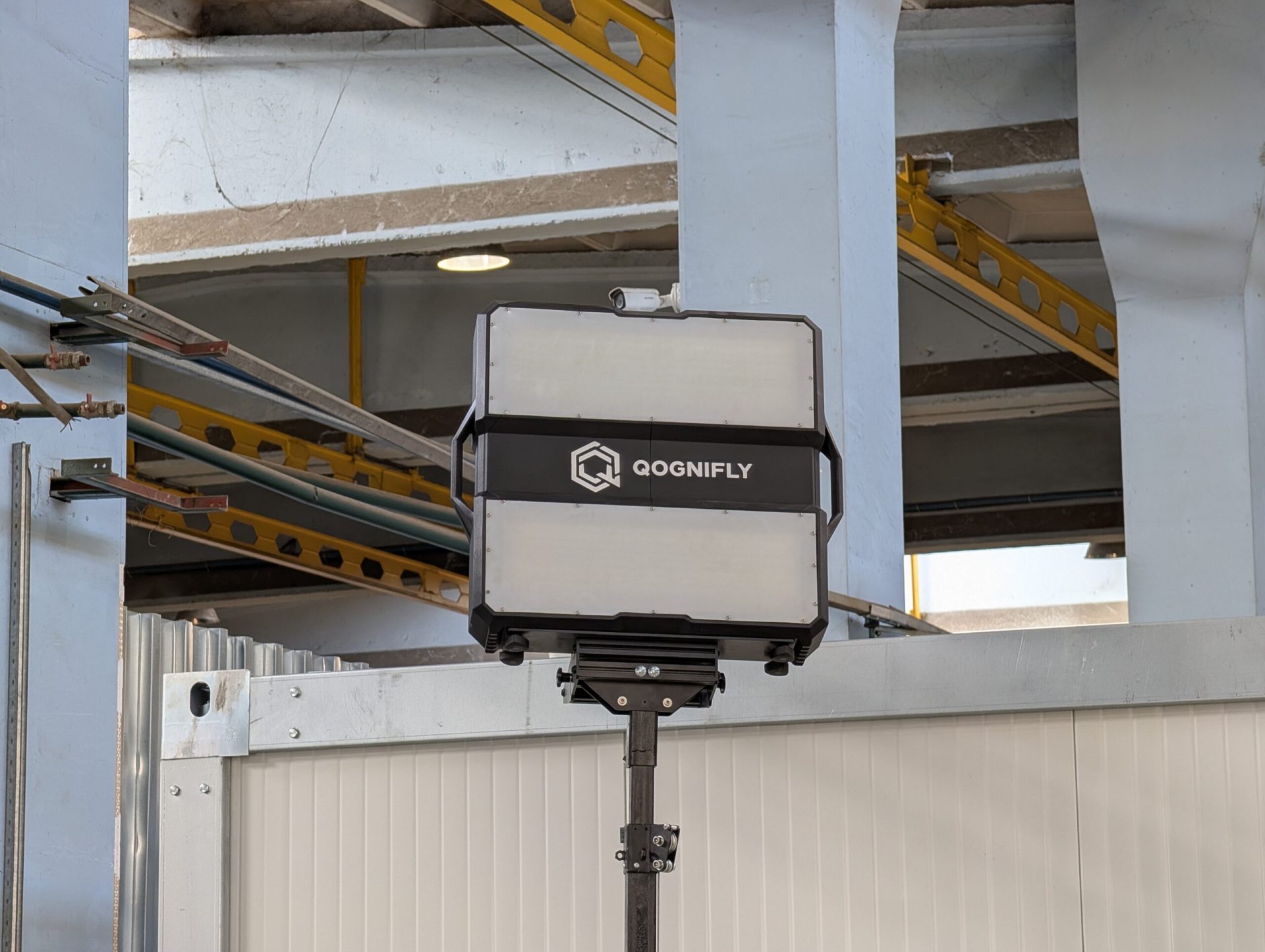 O firmă românească împreună cu bulgari au dezvoltat un radar pentru Ucraina capabil să detecteze drone de mărimea unui telefon la 2 km