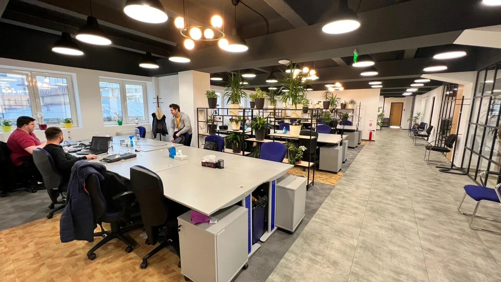 Declinul Pentalog România: Scădere alarmantă după angajări masive