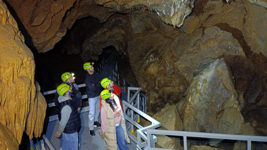Grota Ursului, din Moneasa, redeschisă: Peștera din ARAD, cu sistem de iluminat pregătit
