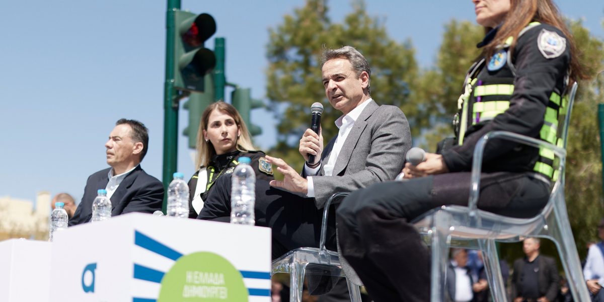 Premierul Greciei promite aplicarea strictă a legislației rutiere odată cu activarea camerelor de supraveghere