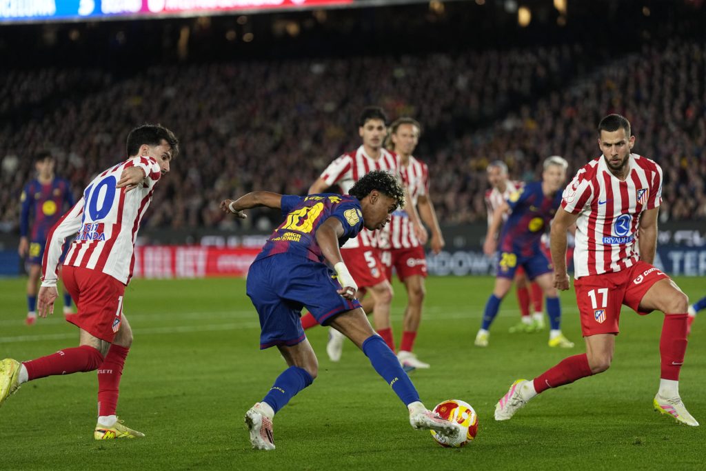 Victoria aparent facilă a FC BARCELONA în meciul de acasă cu ATLÉTICO MADRID FC BARCELONA va avea miercuri seară un avantaj important în manșa de tur a sferturilor de finală ale Ligii Campionilor, după ce a învins-o pe ATLÉTICO MADRID cu scorul de 1-0 pe teren propriu