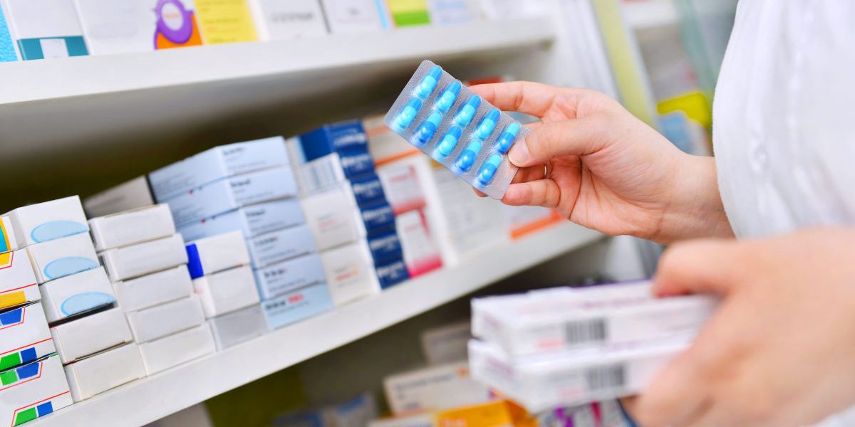 Programul farmaciilor de Paște 2026: Unde găsești servicii non-stop în București