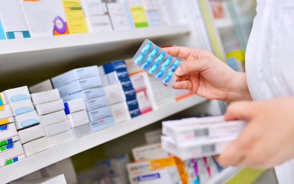 Programul farmaciilor de Paște 2026: Unde găsești servicii non-stop în București