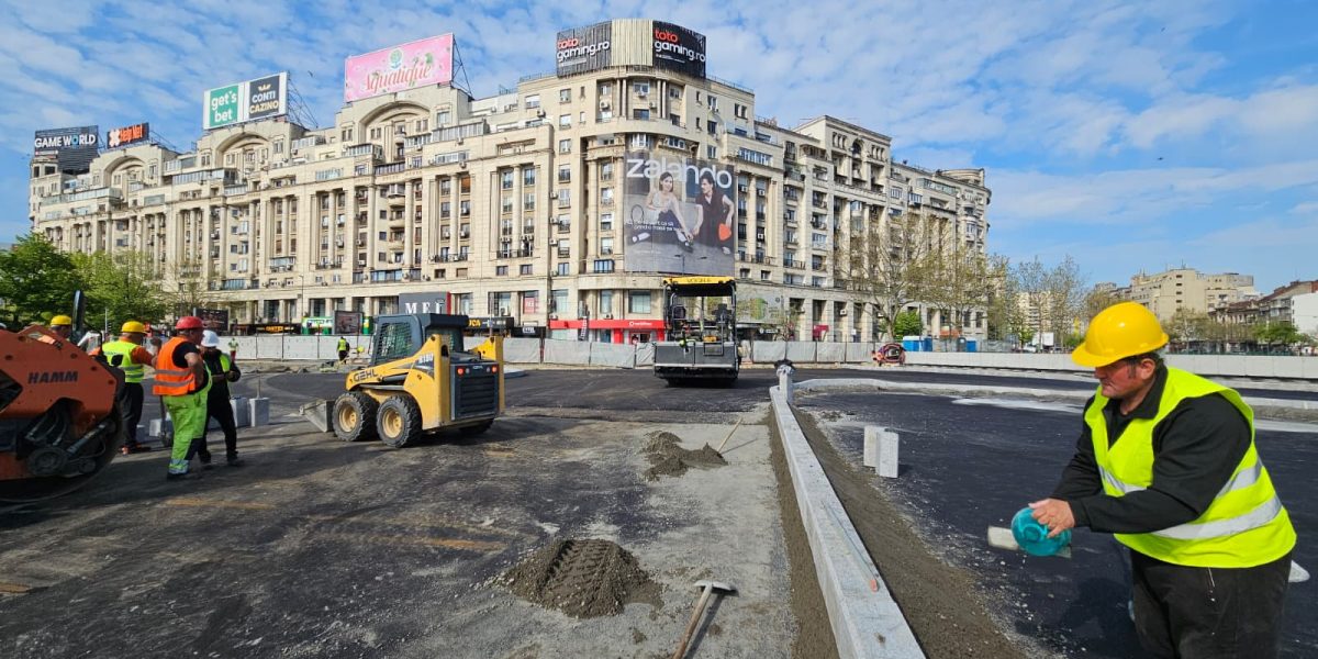 Unirii, ELIBERATĂ! Muncitorii refac zona Hanului lui Manuc