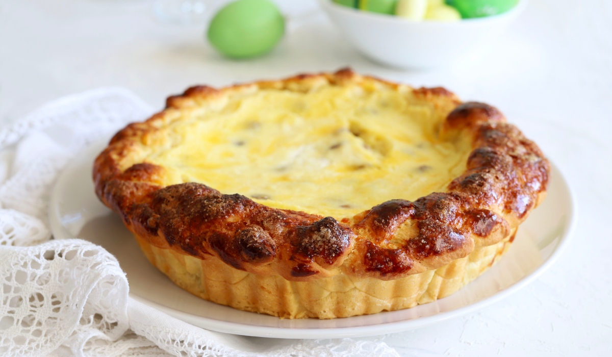 Pasca vegană, o reinterpretare a desertului tradițional de Paște, promite o experiență culinară similară celei clasice, dar cu ingrediente exclusiv vegetale și fără gluten