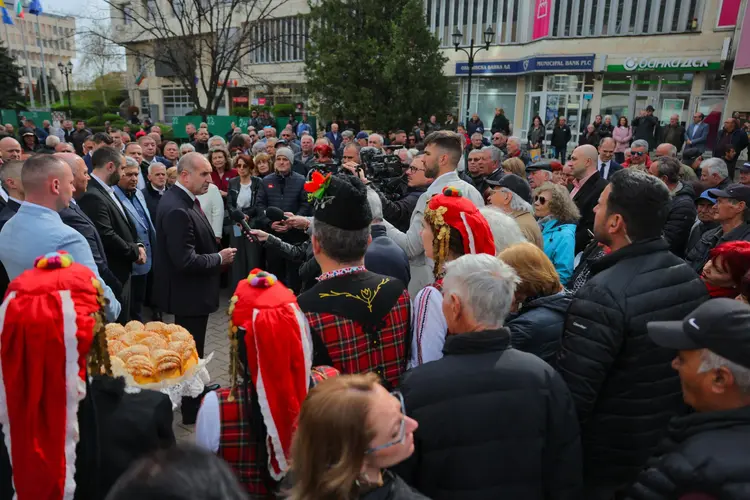Bulgaria Progresistă, un nou Orban? Fostul președinte Radev, pe val la alegeri