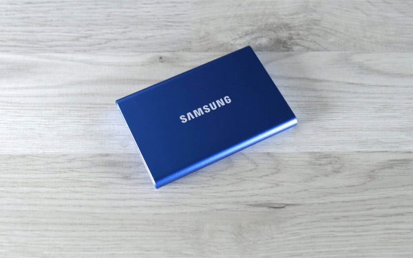 Samsung T7 2TB, SSD-ul extern: Performanță bună, preț pe măsură!