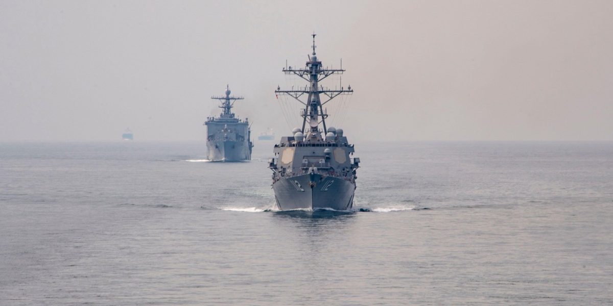 SUA, operațiune deminare în strâmtoarea Ormuz: Două distrugătoare au intrat în Golf