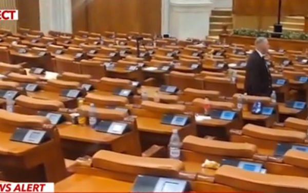 Meniu „anti-criză” pentru SENATORI și DEPUTAȚI: Parlamentarii sfidează austeritatea