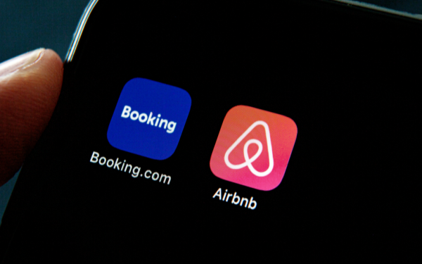 ANAF lovește în Airbnb: Zeci de mii de români, cu venituri ascunse într-un județ