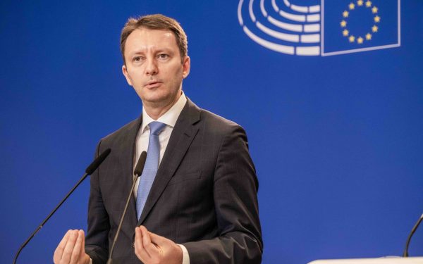 Mureșan: Orban, dispus să-și sărăcească Ungaria ca orice dictator