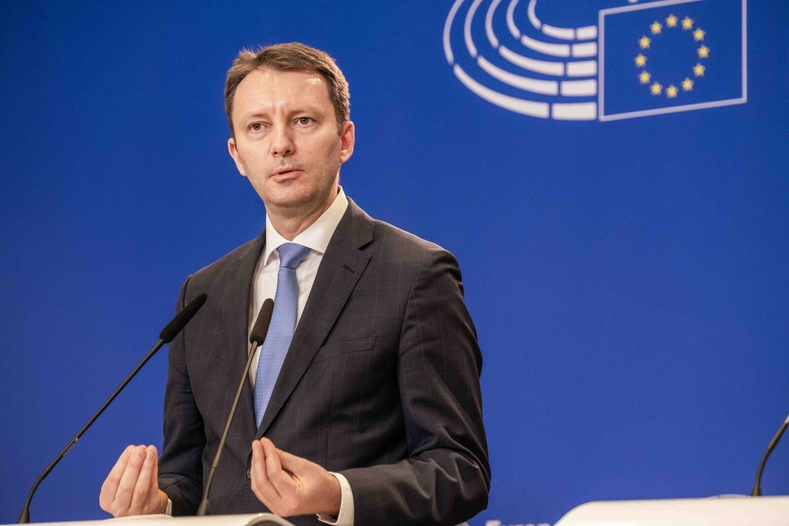 Mureșan: Orban, dispus să-și sărăcească Ungaria ca orice dictator