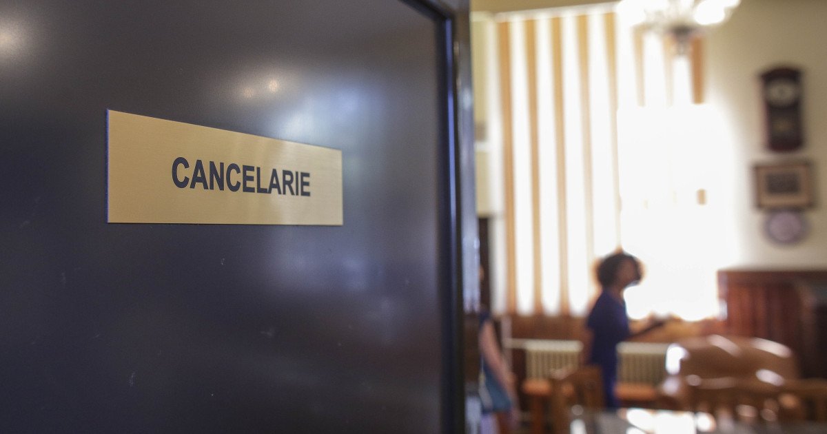 Federaţiile sindicale din Educaţie acuză Ministerul Educaţiei că blochează plata drepturilor salariale stabilite prin hotărâri judecătoreşti, în special pentru sumele ce depăşesc 10.000 de lei
