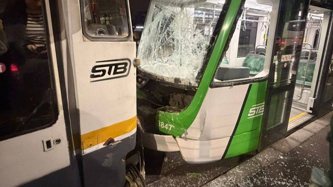 Accident la primele ore ale dimineții: două tramvaie implicate într-un incident în Sectorul 4 În dimineața zilei de miercuri, 1 aprilie 2026, pe Șoseaua Olteniței din Sectorul 4 al Bucureștiului a avut loc o tamponare între două tramvaie, afectând traficul pe linia 1