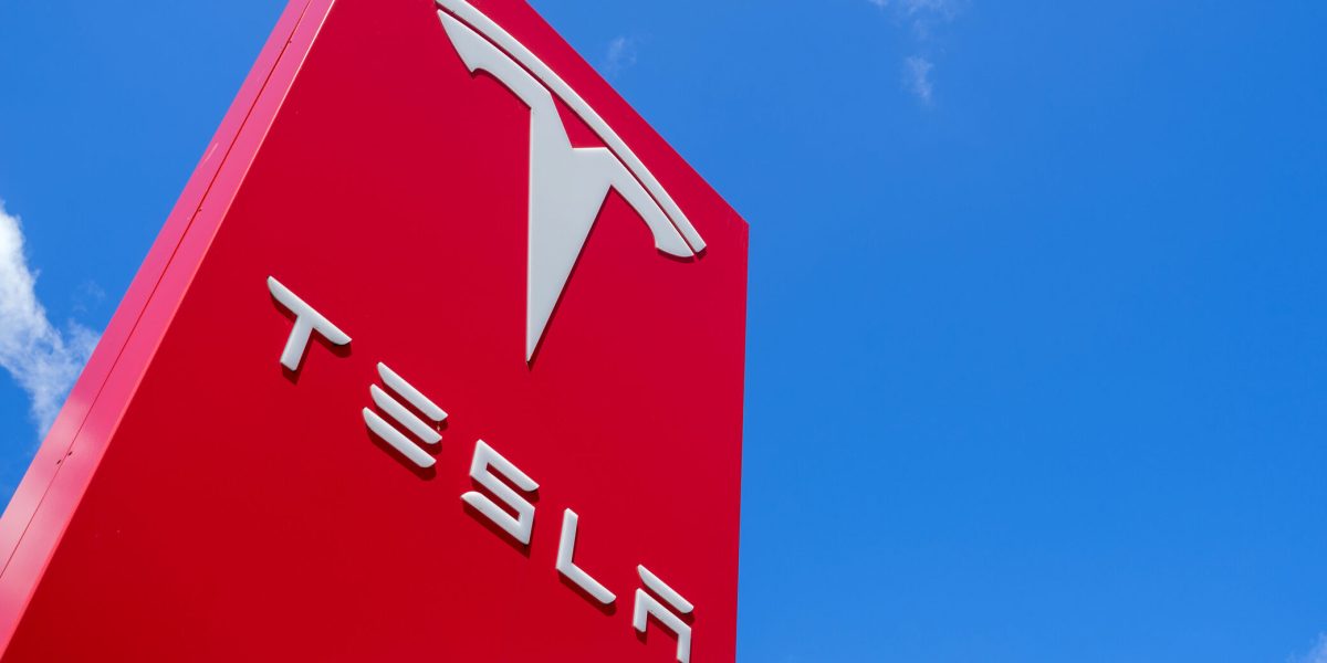 Tesla: SUV electric mai mic și ieftin. Ce preț va avea noul model?