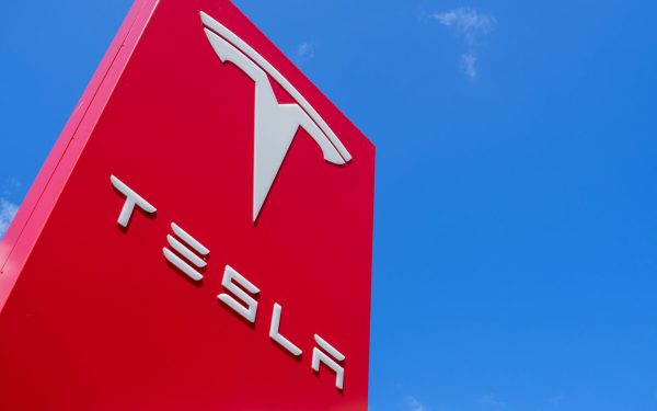 Tesla: SUV electric mai mic și ieftin. Ce preț va avea noul model?