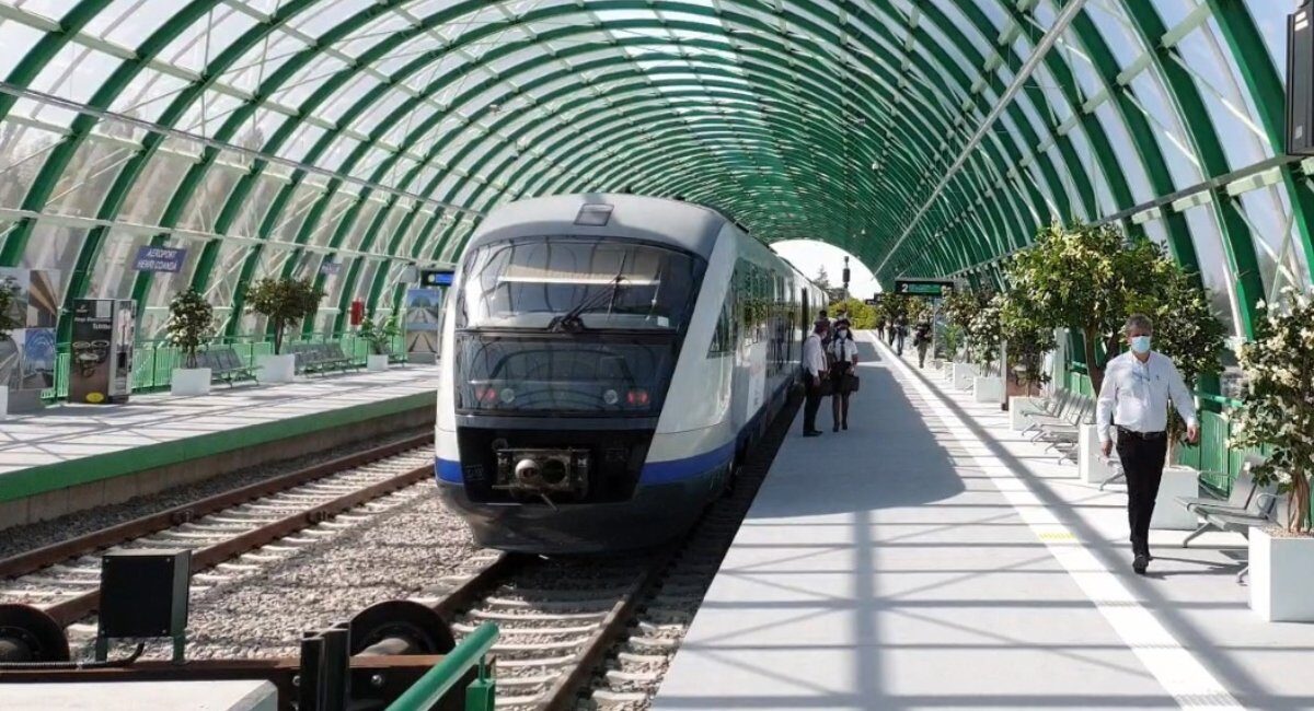 Un tren privat spre Aeroportul Otopeni a fost trimis pe un traseu greșit din Gara de Nord, în toamna anului trecut, din cauza unei erori umane