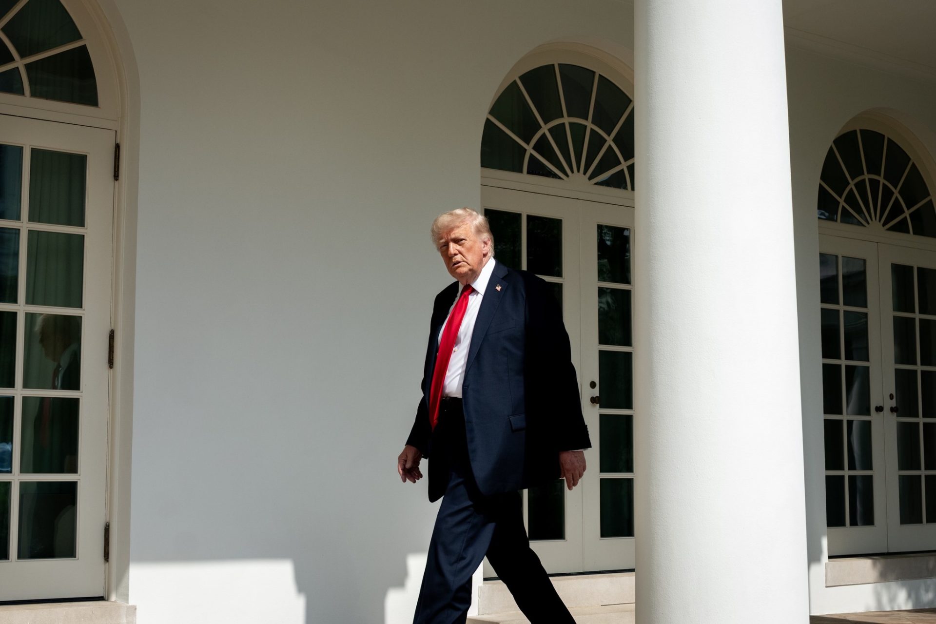 DONALD Trump anunță pe platforma TruthSocial intenția SUA de a contribui la creșterea traficului în Strâmtoarea Hormuz Fostul președinte AMERICAN, DONALD Trump, a generat o nouă controversă prin intermediul unei postări pe platforma TruthSocial