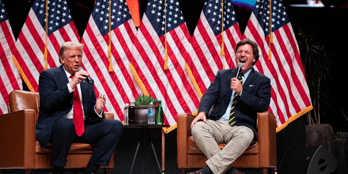 TUCKER CARLSON, regrete amare: Îl „chinuie” susținerea lui DONALD Trump