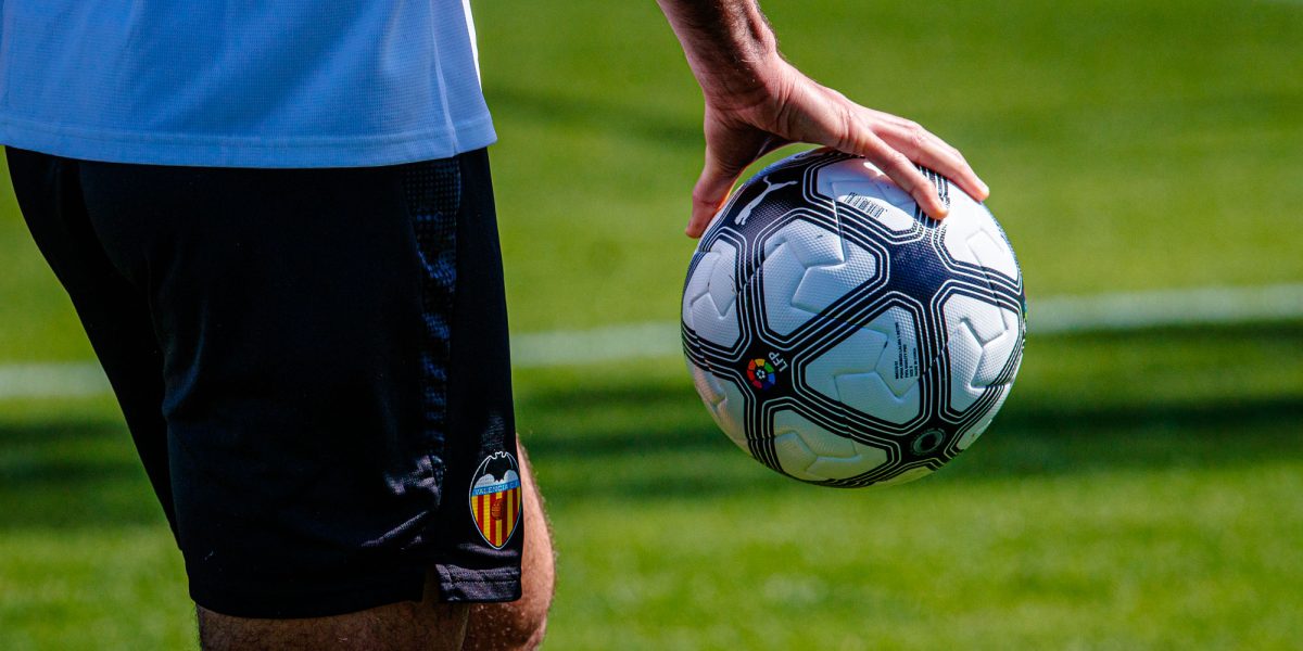 Valencia CF, debut retro în LALIGA: duel cu Elche CF