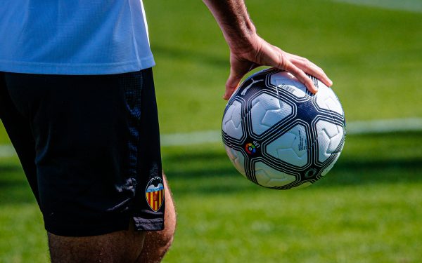 Valencia CF, debut retro în LALIGA: duel cu Elche CF