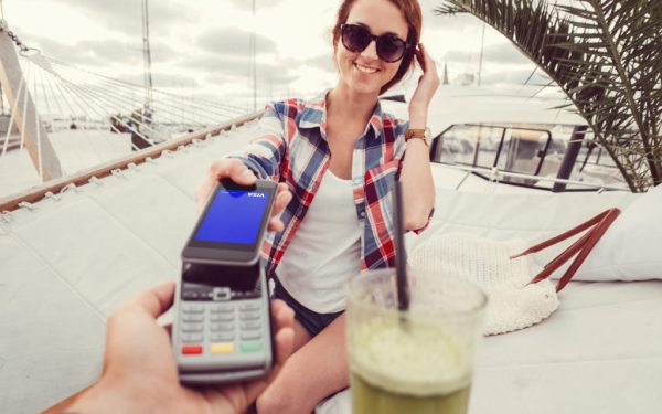 VISA Deschide Ușa Către Cumpărăturile Conduse de Inteligența Artificială pentru Companii la Nivel Global VISA, gigantul de plăți, a lansat o nouă soluție numită „Intelligent Commerce Connect”