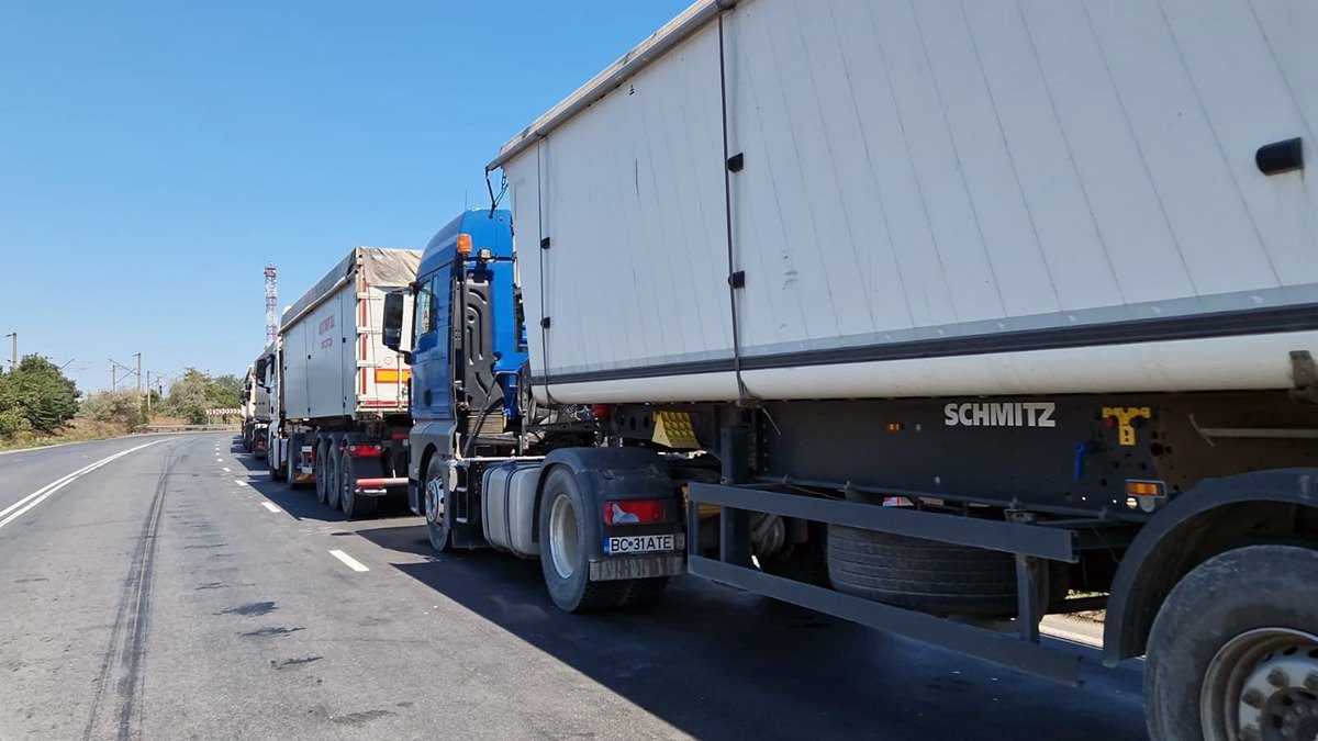 Transportatorii români de mărfuri se confruntă cu o presiune economică tot mai mare din cauza creșterii accentuate a prețurilor la carburanți