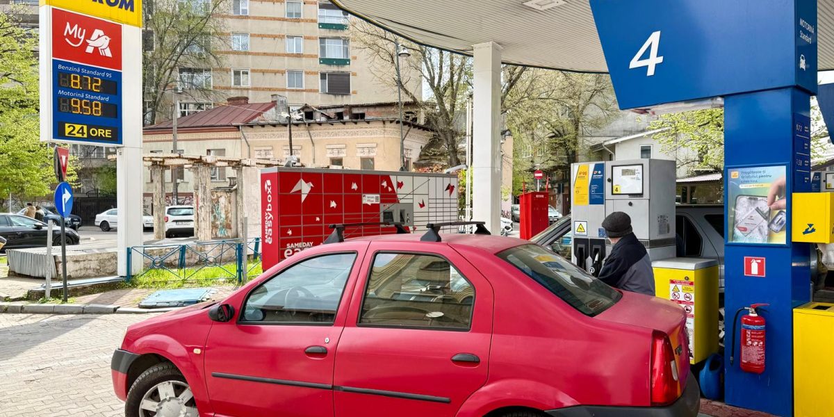 Benzina și motorina, iarăși mai ieftine la Petrom: Cât costă acum un litru