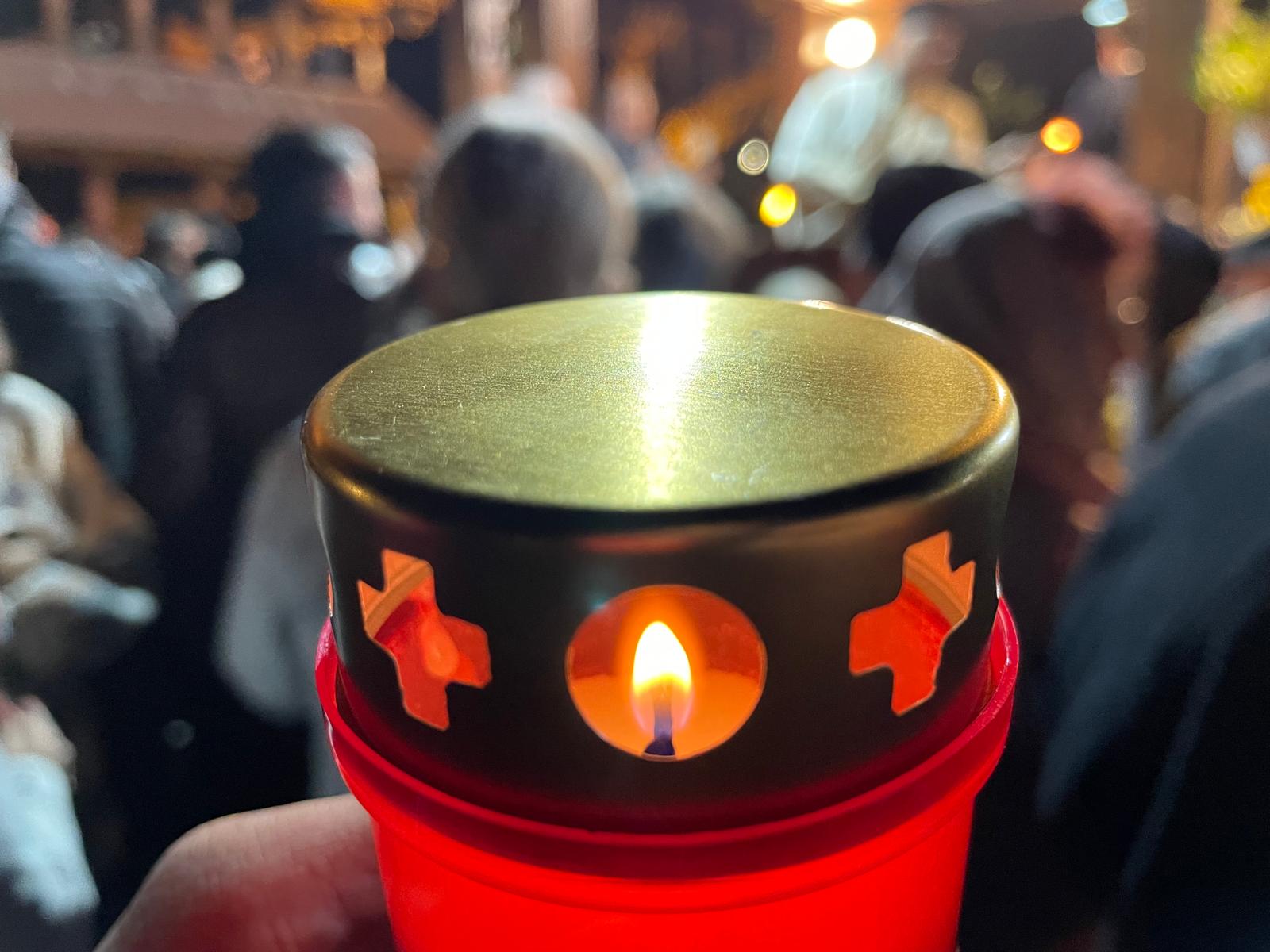 Înviere cu drujbă: Biserica de lemn și tăierea copacilor, un contrast amar
