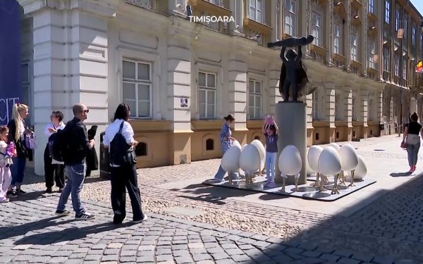 Ouăle gigant din Timișoara, scandal de 7.000 de euro: statuia uitată