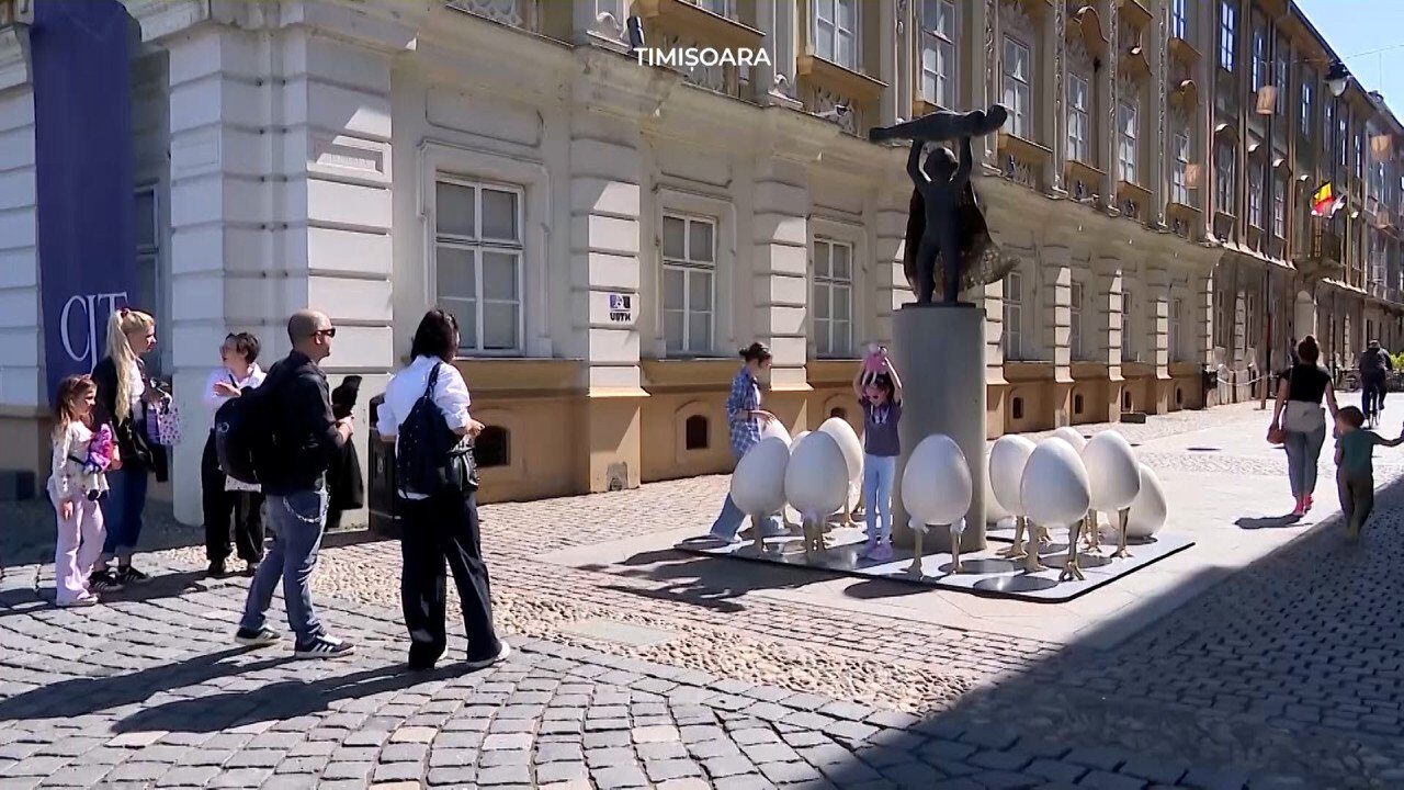Ouăle gigant din Timișoara, scandal de 7.000 de euro: statuia uitată